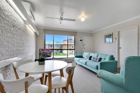 Hybiscus Waterfront Apartments - Perths Hotel 17