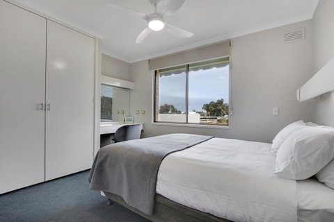 Hybiscus Waterfront Apartments - Perths Hotel 14