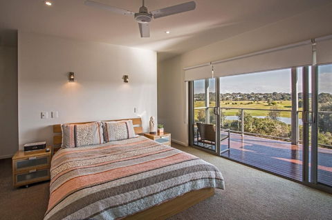Saltwater Breeze Retreat - Perths Hotel 15