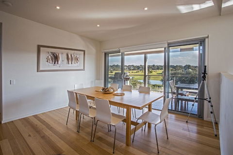 Saltwater Breeze Retreat - Perths Hotel 11