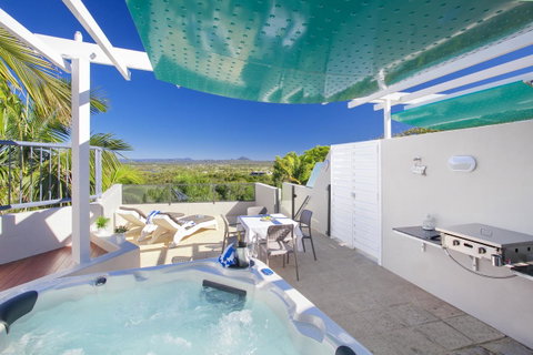 Noosa Blue Resort - Perths Hotel 1