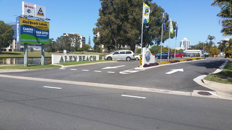 Alex Beach Cabins And Tourist Park - Perths Hotel 19