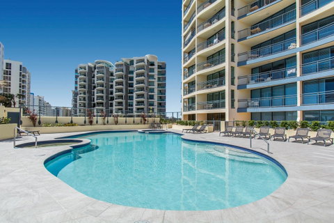 Mantra Mooloolaba Beach - Perths Hotel 10