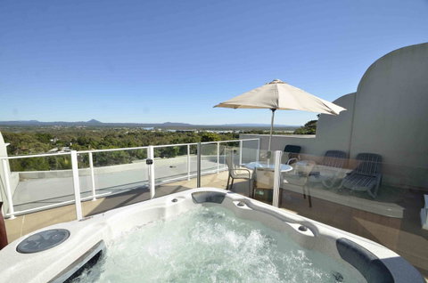 Noosa Hill Resort - Perths Hotel 1