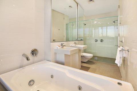 The Rise Noosa - Perths Hotel 11