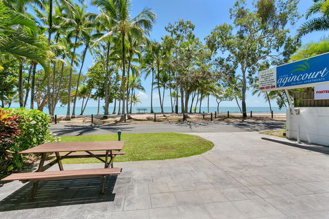 Agincourt Beachfront Apartments - Perths Hotel 5