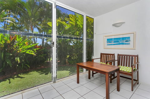 Agincourt Beachfront Apartments - Perths Hotel 13