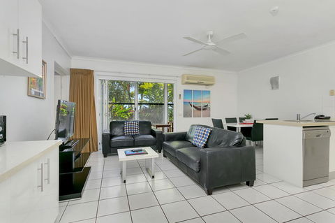 Agincourt Beachfront Apartments - Perths Hotel 15