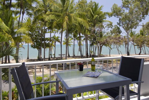 Agincourt Beachfront Apartments - Perths Hotel 17