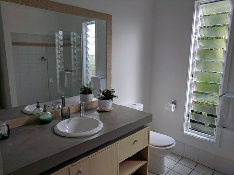 Sobraon ST - Perths Hotel 10