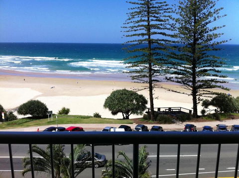 Coolum Caprice - Perths Hotel 28
