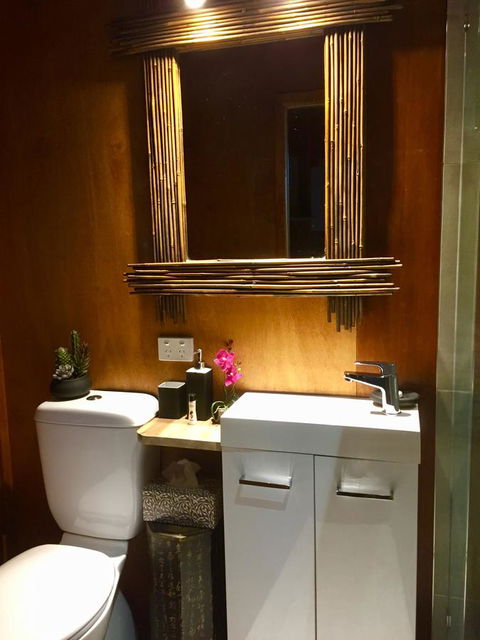 Noosa Hinterland Retreat - Perths Hotel 5