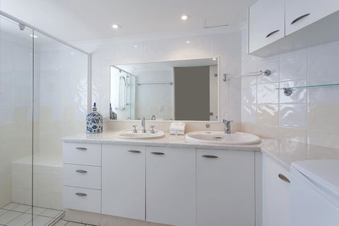 Noosa Shores Resort - Perths Hotel 8