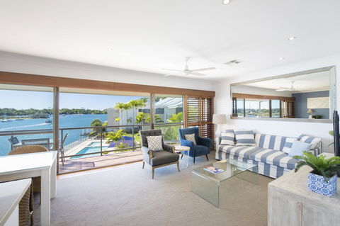 Noosa Shores Resort - Perths Hotel 15