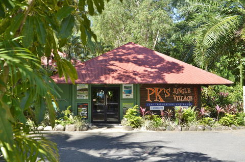 PK\'s Jungle Village - Perths Hotel 31