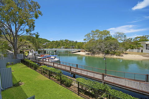 Jacaranda Noosa - Perths Hotel 11