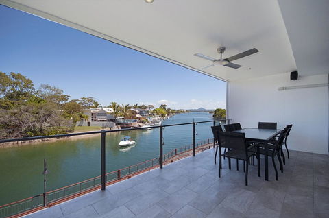 Jacaranda Noosa - Perths Hotel 5