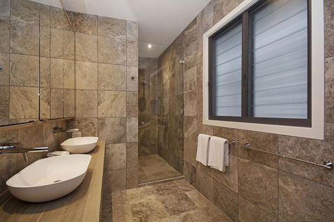 Jacaranda Noosa - Perths Hotel 15