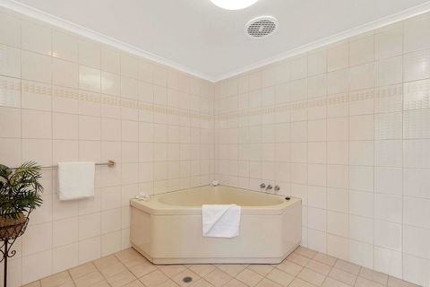 Econo Lodge Toowoomba Motel & Events Centre - Perths Hotel 21