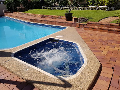Surfers Chalet - Perths Hotel 26