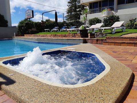 Surfers Chalet - Perths Hotel 2