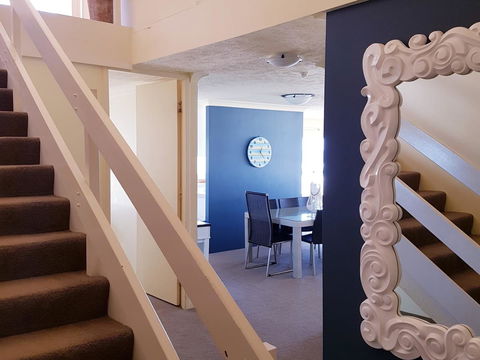 Surfers Chalet - Perths Hotel 34