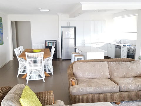 Surfers Chalet - Perths Hotel 33
