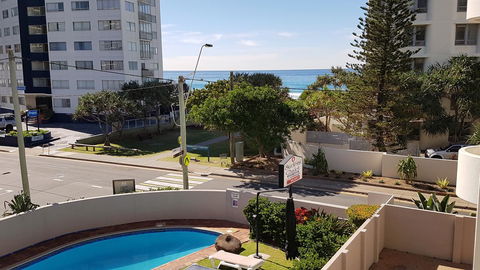 Surfers Chalet - Perths Hotel 17