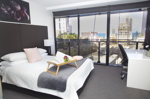 Circle Luxury Holidays - Perths Hotel 9