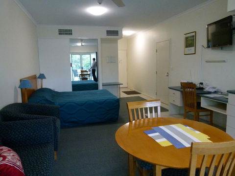 Madison Ocean Breeze Apartments - Perths Hotel 27