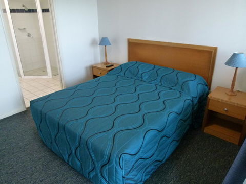 Madison Ocean Breeze Apartments - Perths Hotel 31