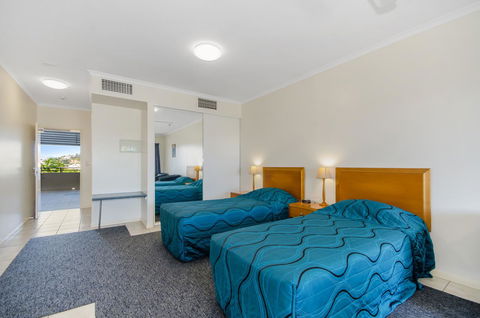 Madison Ocean Breeze Apartments - Perths Hotel 10