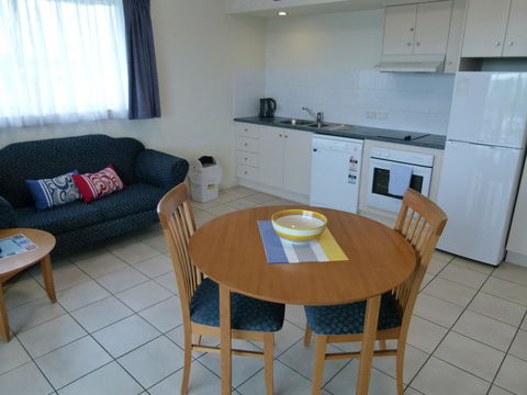 Madison Ocean Breeze Apartments - Perths Hotel 23