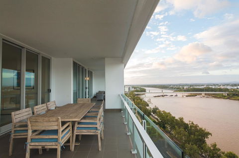 Empire Apartment Hotel Rockhampton - Perths Hotel 1