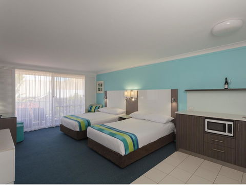 Sea World Resort - Perths Hotel 2