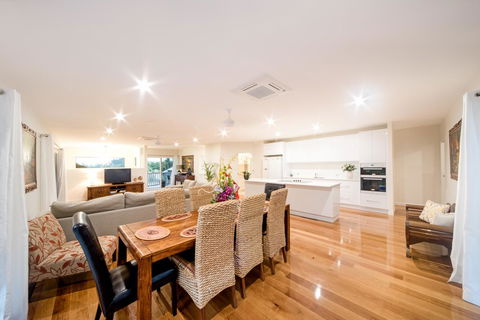 Whitsunday Luxury Homes - Perths Hotel 4