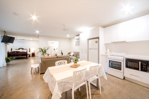 Whitsunday Luxury Homes - Perths Hotel 10