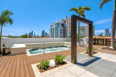 Qube Broadbeach - Perths Hotel 27