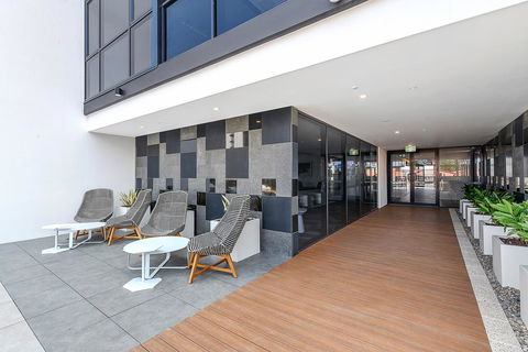 Qube Broadbeach - Perths Hotel 24