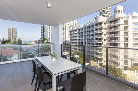 Qube Broadbeach - Perths Hotel 41