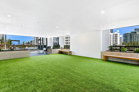 Qube Broadbeach - Perths Hotel 23