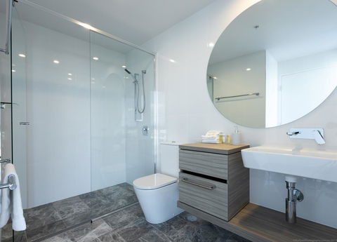 Qube Broadbeach - Perths Hotel 5