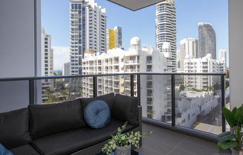 Qube Broadbeach - Perths Hotel 11
