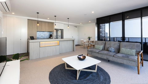Qube Broadbeach - Perths Hotel 13