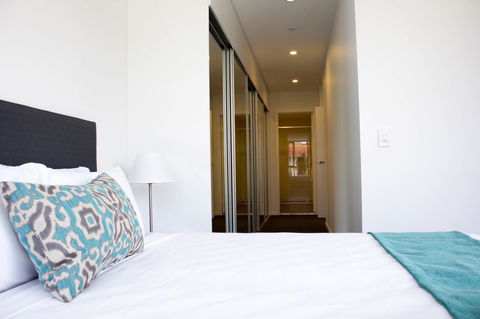 Synergy Broadbeach - Official - Perths Hotel 16