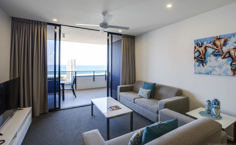 Synergy Broadbeach - Official - Perths Hotel 2
