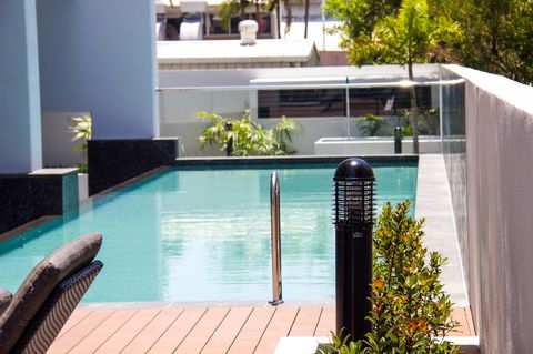 Synergy Broadbeach - Official - Perths Hotel 3