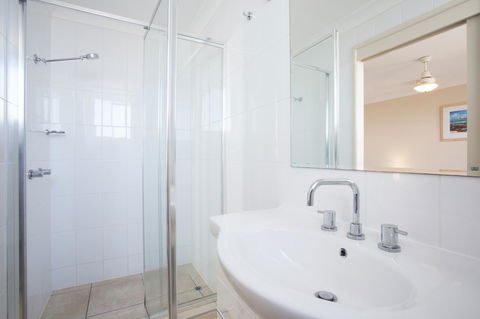 Headland Tropicana Resort - Perths Hotel 41