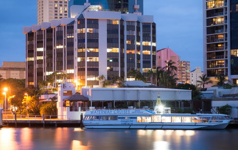Tiki Hotel Apartments Surfers Paradise - Perths Hotel 8