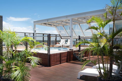 Tiki Hotel Apartments Surfers Paradise - Perths Hotel 0